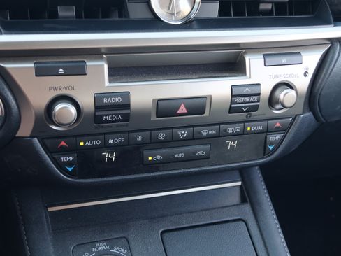 Used 2017 Lexus ES 350 w/ Accessory Package 2 FWD image 24