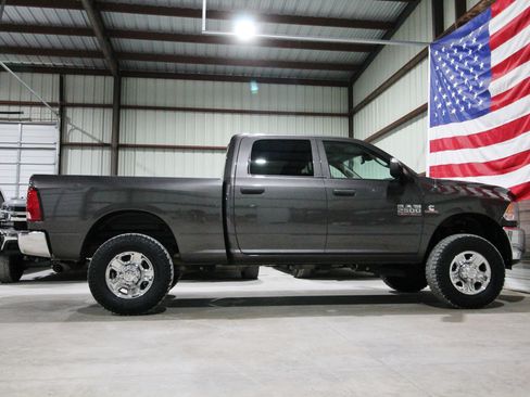 Used 2017 RAM 2500 Tradesman w/ Chrome Appearance Group AWD/4WD image 12