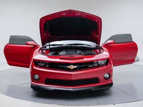 Used 2010 Chevrolet Camaro SS w/ LPO, Ground Effects Package RWD image 15
