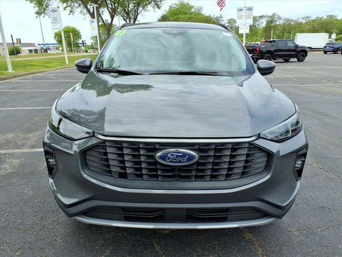 Used 2025 Ford Escape Platinum AWD/4WD image 2