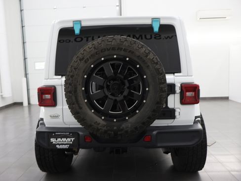 Used 2019 Jeep Wrangler Unlimited Sahara AWD/4WD image 24
