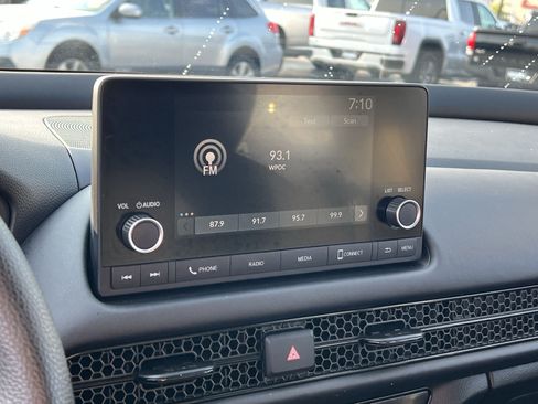 Used 2025 Honda HR-V LX image 18