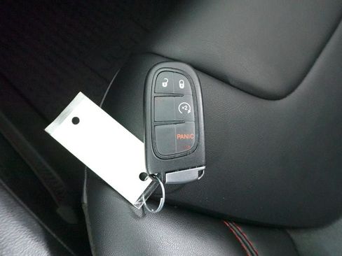 Used 2022 Jeep Cherokee Trailhawk AWD/4WD image 20