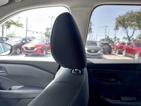Used 2024 Nissan Rogue S AWD/4WD image 16