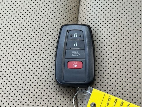 Used 2023 Toyota RAV4 Limited image 32