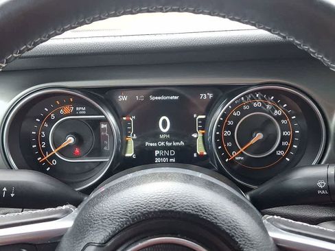 Used 2022 Jeep Wrangler Unlimited Sahara w/ LED Lighting Group AWD/4WD image 12