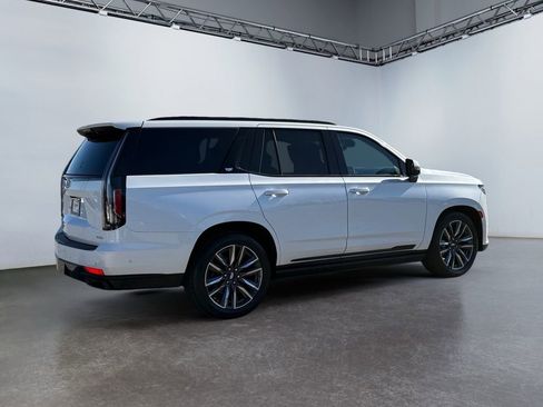 Used 2022 Cadillac Escalade Sport Platinum image 3