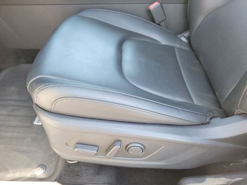 Used 2025 Kia Sportage EX w/ Premium Package FWD image 5