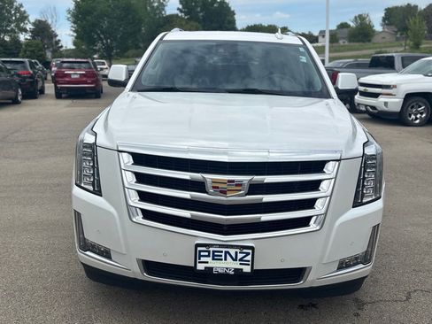 Used 2020 Cadillac Escalade ESV Premium Luxury AWD/4WD image 35