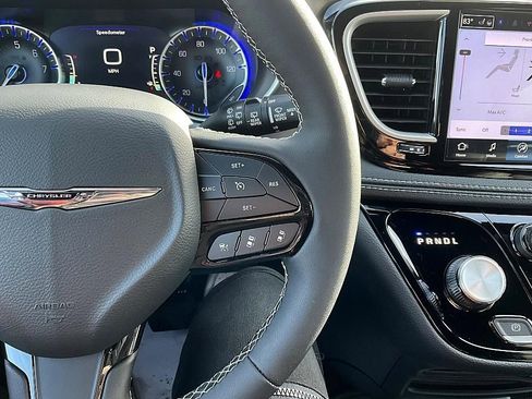 New 2026 Chrysler Pacifica Select FWD image 22