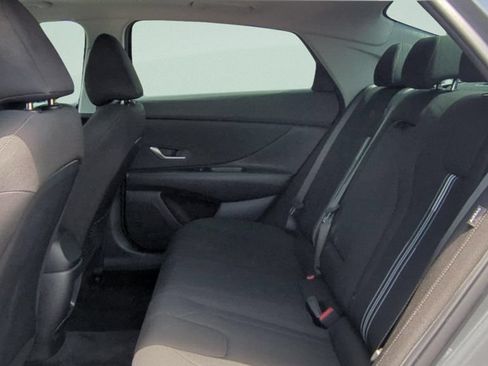 Used 2021 Hyundai Elantra SEL FWD image 11