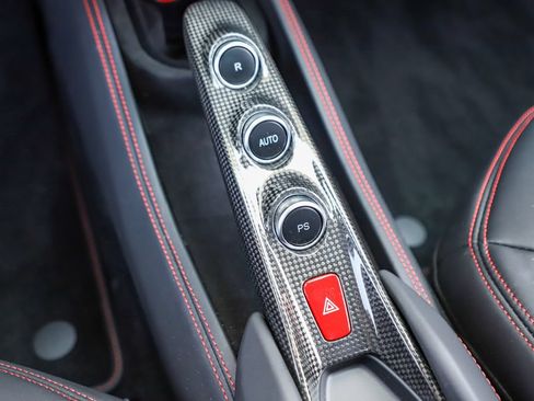 Certified 2022 Ferrari F8 Tributo RWD image 29