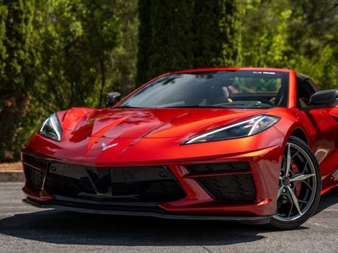 Used 2021 Chevrolet Corvette Stingray Premium Conv w/ Chrome Exterior Badge Package RWD image 2