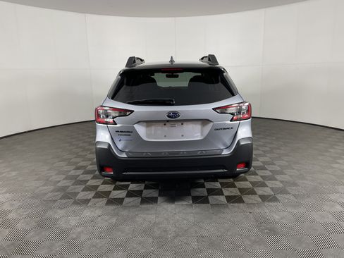 Used 2025 Subaru Outback Onyx Edition image 4