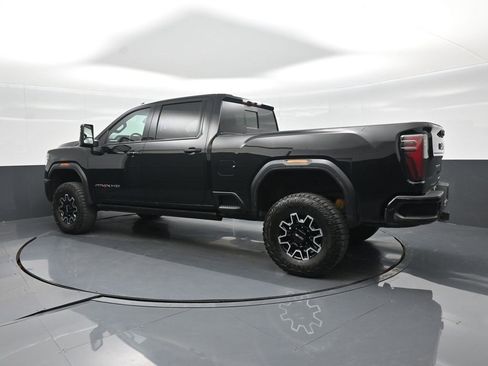 Used 2025 GMC Sierra 2500 AT4X image 17