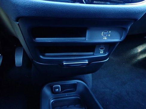 New 2026 Chrysler Pacifica Select image 24