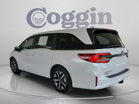 Used 2026 Honda Odyssey EX-L image 3