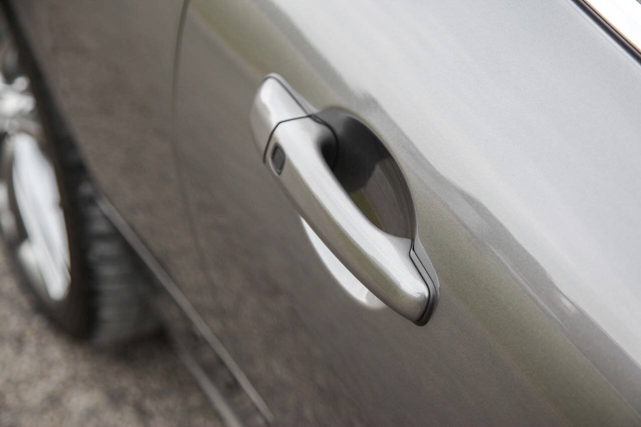 Used 2009 Jaguar XKR R RWD image 32