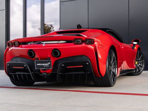 Used 2022 Ferrari SF90 Stradale AWD/4WD image 9