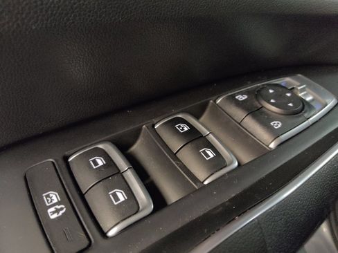 Used 2023 Kia Sorento LX image 27