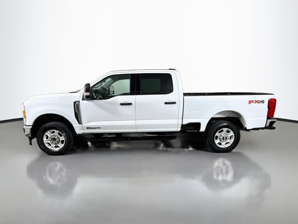 Used 2025 Ford F250 XLT w/ FX4 Off-Road Package AWD/4WD image 4