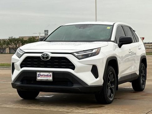 Used 2024 Toyota RAV4 LE FWD image 3
