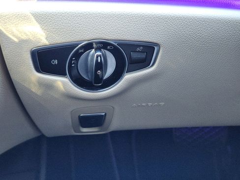 Used 2019 Mercedes-Benz E 300 4MATIC image 23