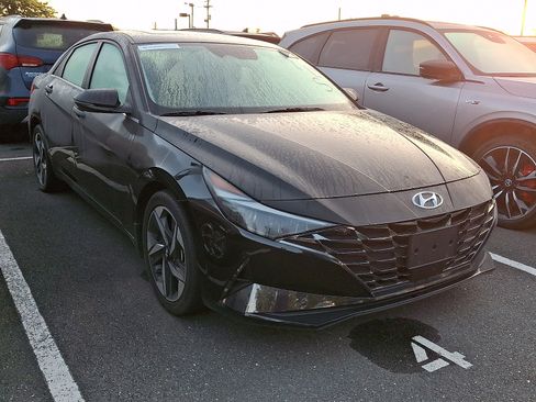 Used 2023 Hyundai Elantra Limited FWD image 5