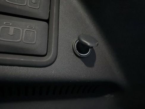 Used 2018 Chevrolet Equinox LT image 10