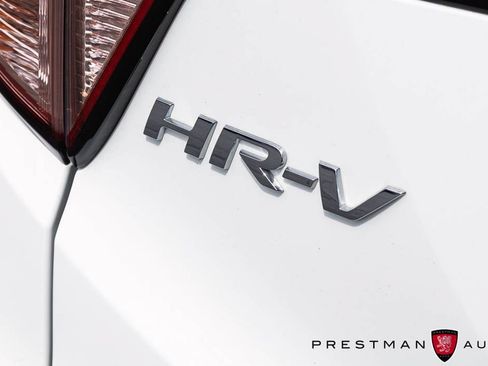 Used 2018 Honda HR-V EX image 32