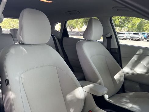 Used 2025 Hyundai Kona SE FWD image 27