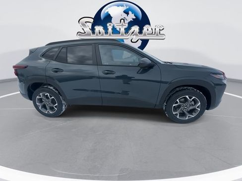 New 2026 Chevrolet Trax LT w/ Driver Confidence Package image 9