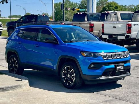 Used 2022 Jeep Compass Latitude w/ Convenience Group AWD/4WD image 7