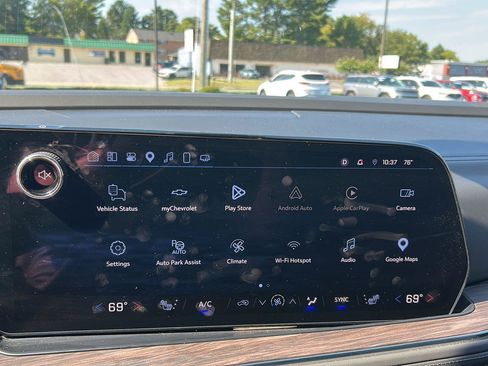 Used 2025 Chevrolet Tahoe LT AWD/4WD image 19