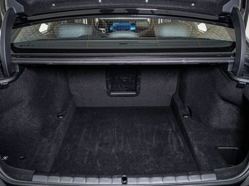 Used 2025 BMW 740i xDrive image 31