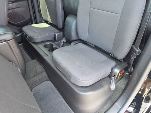 Used 2018 GMC Canyon SLE w/ SLE Convenience Package image 18