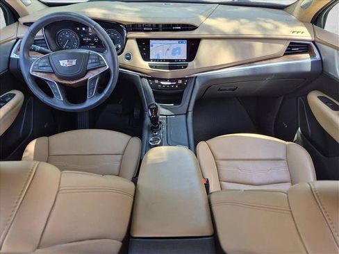 Used 2024 Cadillac XT5 Premium Luxury w/ Platinum Package AWD/4WD image 16