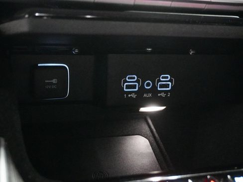 Used 2024 Jeep Wagoneer Series III w/ Flexible Seating Group image 32