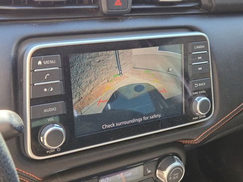 Used 2022 Nissan Versa SR w/ Convenience Package image 11