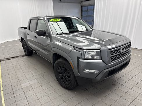 Used 2024 Nissan Frontier SV w/ SV Convenience Package image 3