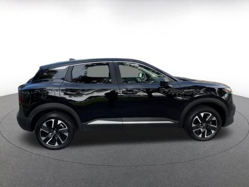 Used 2025 Nissan Kicks SV image 16