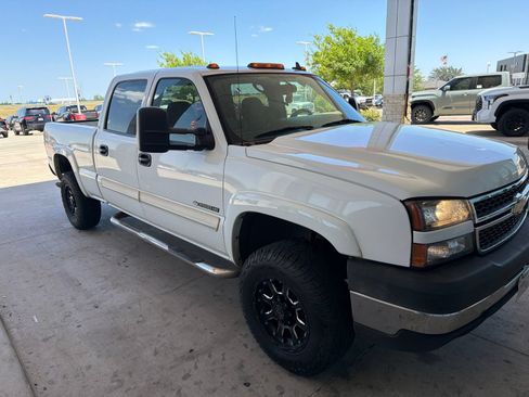 Used 2007 Chevrolet Silverado 2500 LT w/ Onstar Plus Package RWD image 27