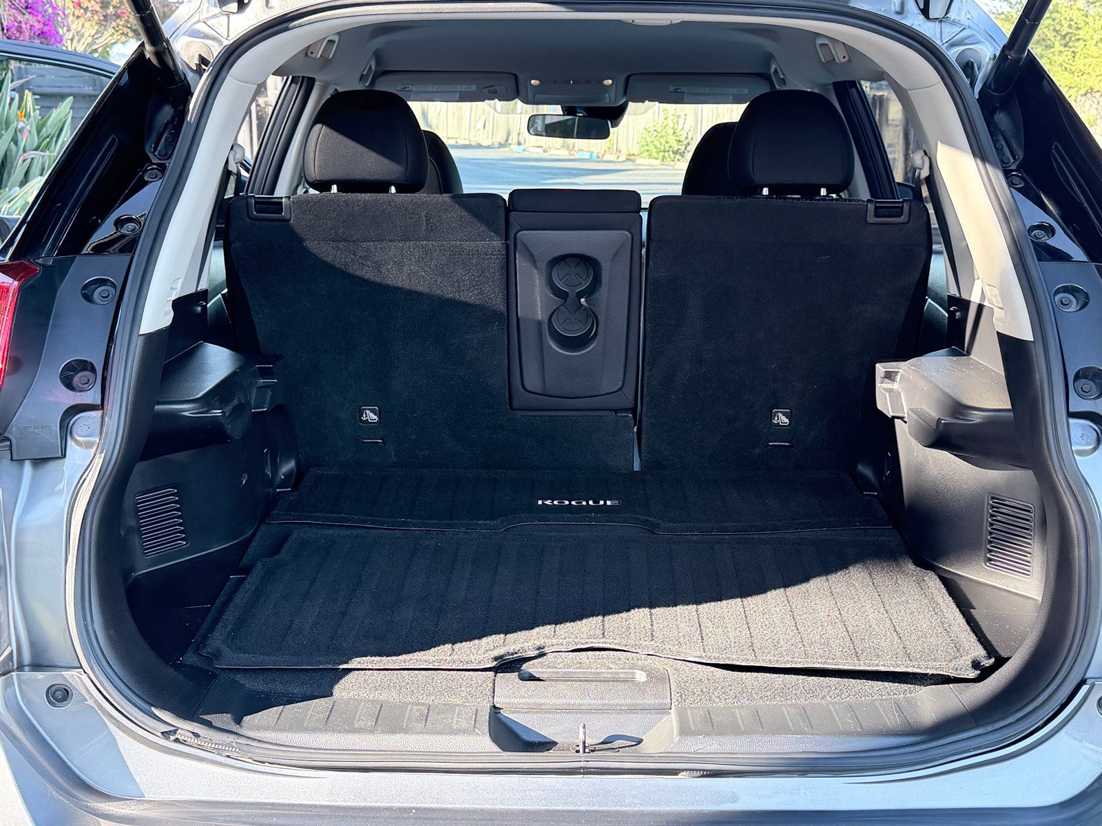 Used 2020 Nissan Rogue SV w/ Premium Package AWD/4WD image 17
