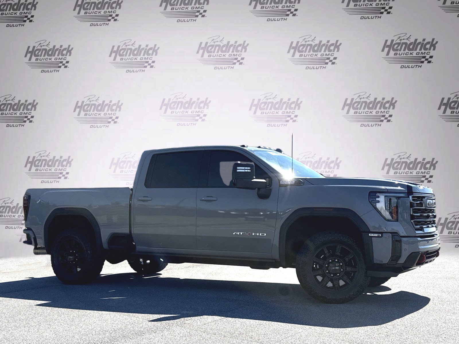 Used 2025 GMC Sierra 2500 AT4 w/ AT4 Premium Plus Package AWD/4WD image 2