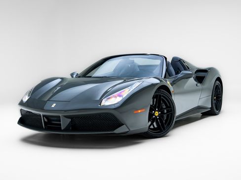 Used 2018 Ferrari 488 Spider RWD image 19