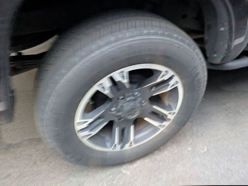 Used 2012 Toyota Tacoma 4x4 Double Cab w/ SR5 Pkg image 9