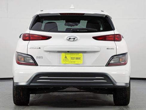 Used 2023 Hyundai Kona SE w/ Cargo Package image 10