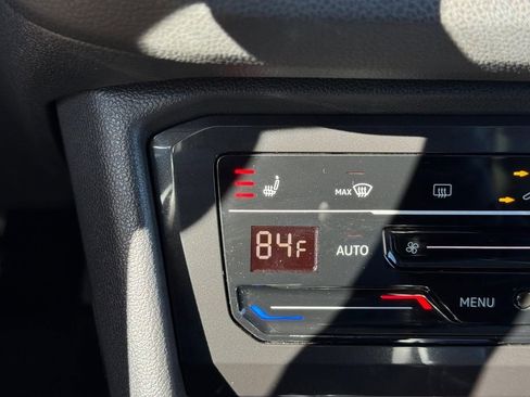 Certified 2024 Volkswagen Tiguan SE image 20