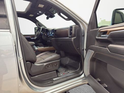 Used 2024 Chevrolet Silverado 2500 High Country w/ High Country Premium Package AWD/4WD image 30