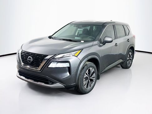 Used 2023 Nissan Rogue SV image 3